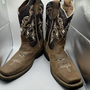 Botas Pedrito Brown Big Kids Boot ignore description under sz8.5 correct size